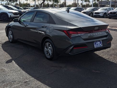 Used 2024 Hyundai Elantra SE image 4