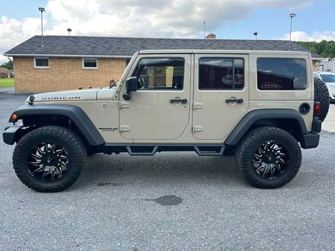 Used 2017 Jeep Wrangler Unlimited Rubicon AWD/4WD image 6