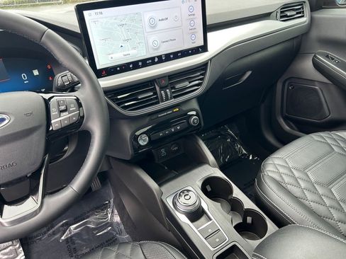 Used 2023 Ford Escape SE w/ PHEV Premium Package image 20