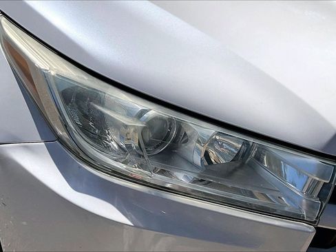 Used 2017 Toyota Highlander XLE image 32