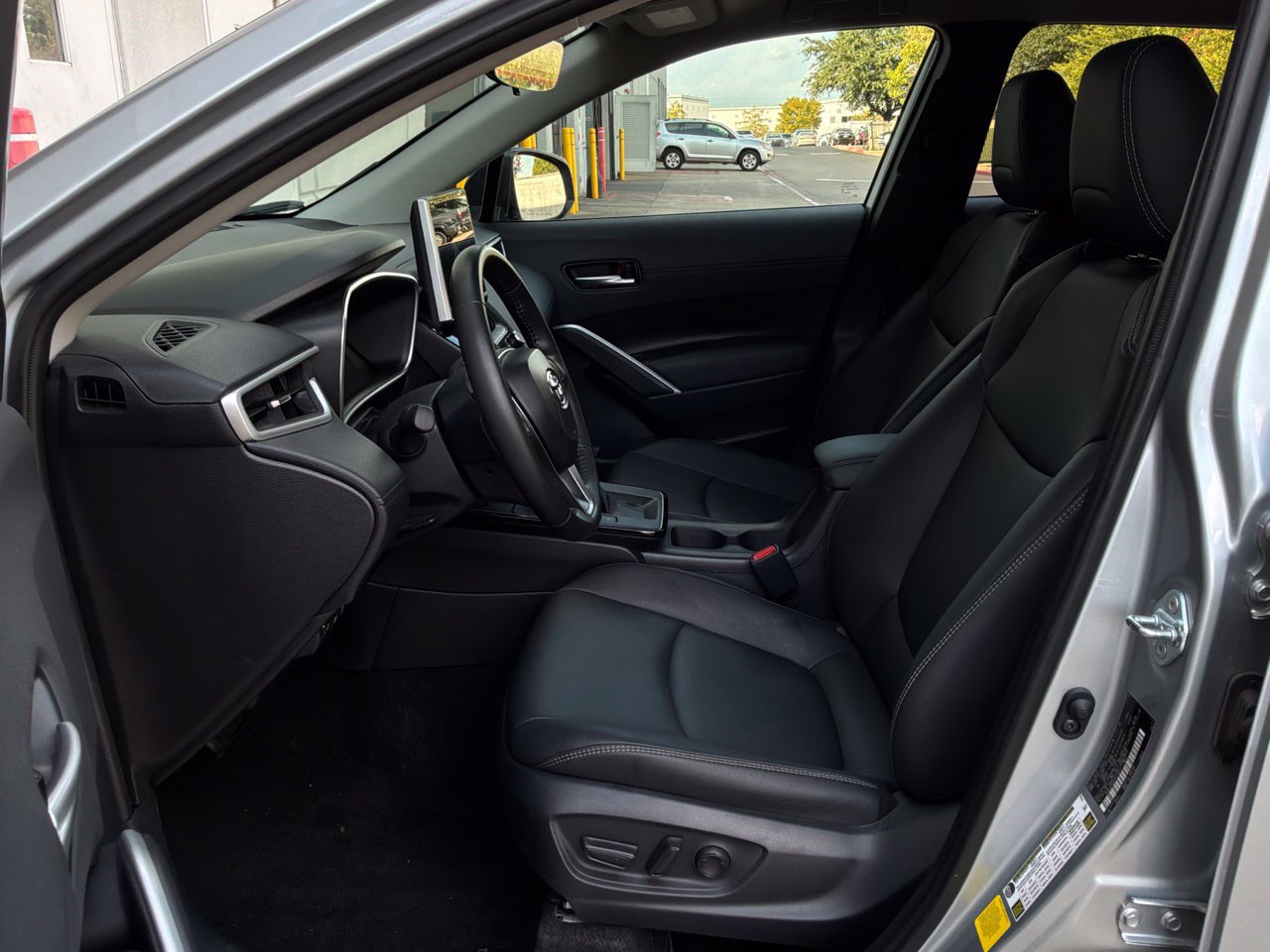 Used 2026 Toyota Corolla Cross XLE FWD image 10