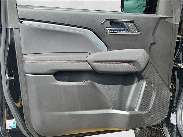 Used 2026 Chevrolet Colorado Z71 w/ Technology Package AWD/4WD image 10
