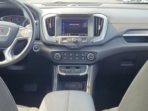 Used 2024 GMC Terrain SLE FWD image 5