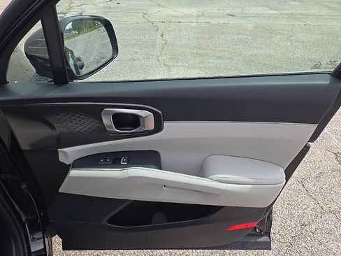 Used 2025 Kia Sorento S FWD image 23
