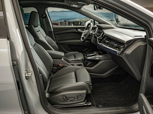 Used 2023 Audi Q4 e-tron Premium Plus w/ Premium Plus AWD/4WD image 33