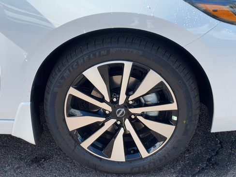 New 2025 Nissan Sentra SV w/ SV Premium Package image 10