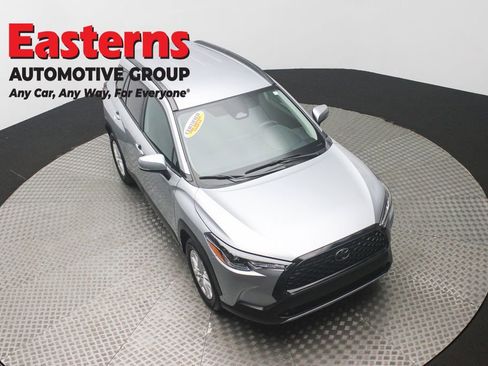 Used 2024 Toyota Corolla Cross LE image 3