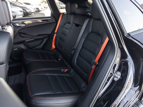 Certified 2026 Porsche Macan S AWD/4WD image 34