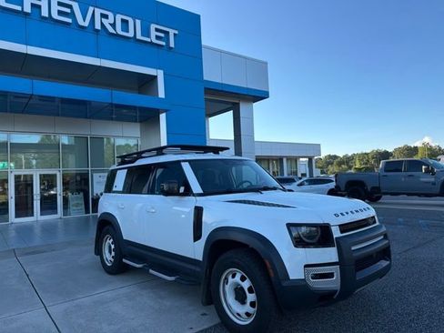 Used 2023 Land Rover Defender 110 S AWD/4WD image 3