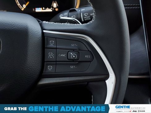 Certified 2024 Jeep Grand Cherokee Limited AWD/4WD image 17