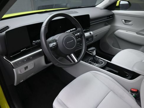 Used 2025 Hyundai Kona SEL FWD image 18