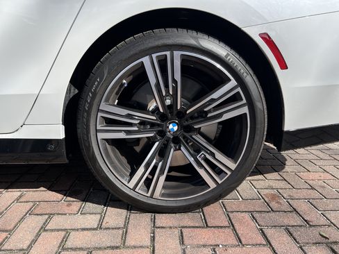 Used 2025 BMW 760i xDrive w/ Executive Package AWD/4WD image 13