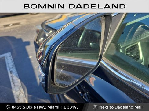 Used 2019 Toyota Highlander SE image 10