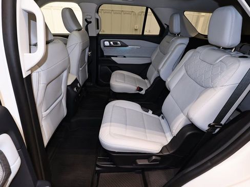 Certified 2025 Ford Explorer Platinum w/ Ultimate Package image 17