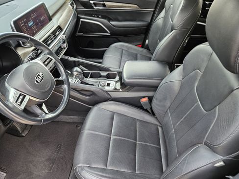 Used 2020 Kia Telluride EX image 16