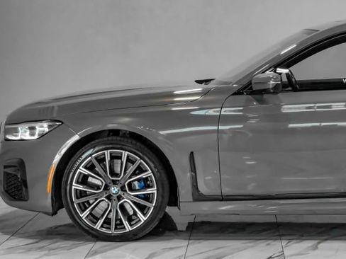 Used 2020 BMW 750i xDrive w/ Executive Package AWD/4WD image 18