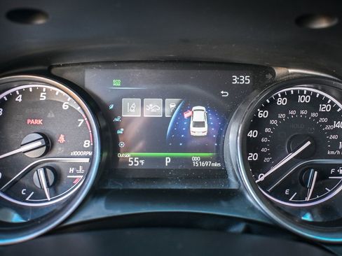 Used 2023 Toyota Camry SE image 10