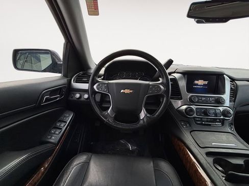 Used 2018 Chevrolet Suburban Premier image 12