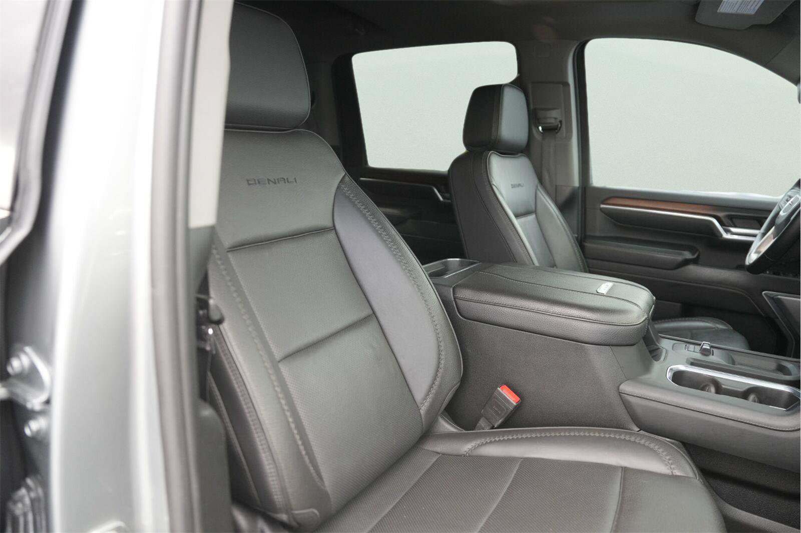 Used 2024 GMC Sierra 2500 Denali w/ Denali Reserve Package AWD/4WD image 20