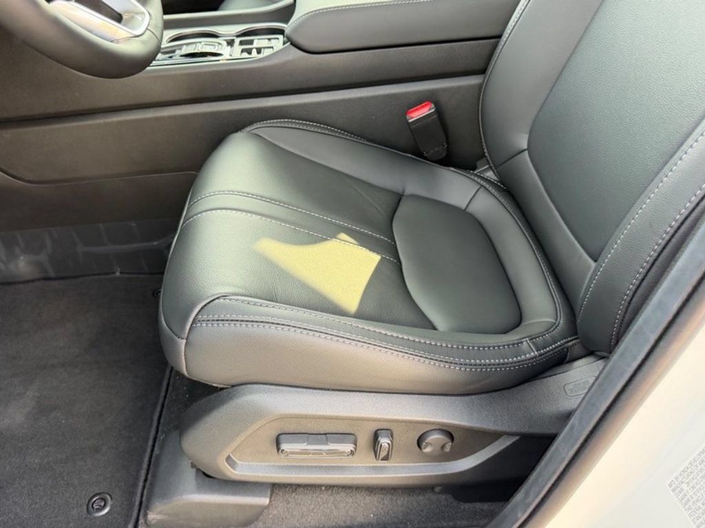 New 2026 Honda Pilot Touring image 23