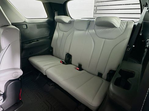 Used 2024 Hyundai Palisade SEL FWD image 29