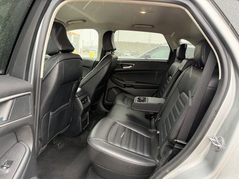 Used 2024 Ford Edge SEL image 8