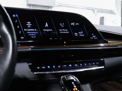 Used 2022 Cadillac Escalade ESV Premium Luxury image 37