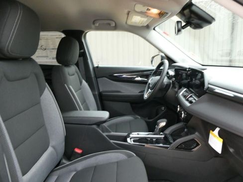 New 2026 Chevrolet TrailBlazer LT w/ Convenience Package AWD/4WD image 9