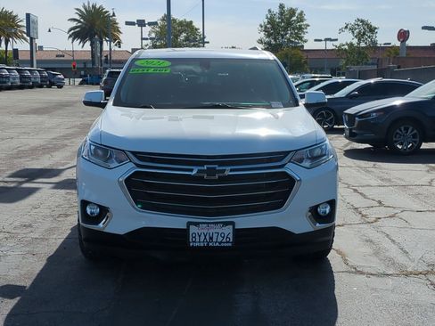 Used 2021 Chevrolet Traverse LT image 2