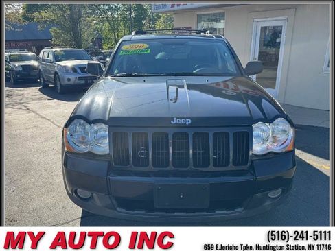 Used 2010 Jeep Grand Cherokee Laredo image 2