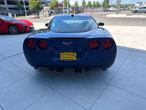 Used 2005 Chevrolet Corvette Coupe w/ Preferred Equipment Group RWD image 5
