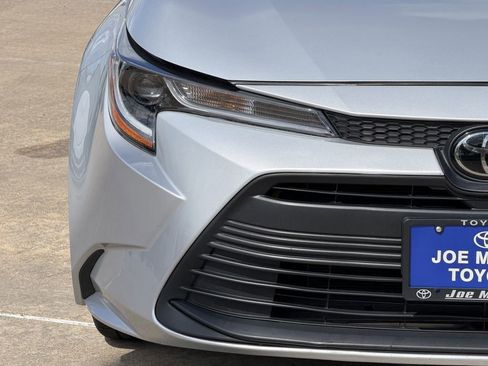 Used 2024 Toyota Corolla LE FWD image 5