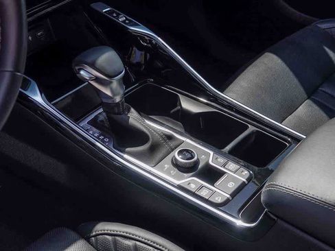 Certified 2023 Kia Sorento SX image 18