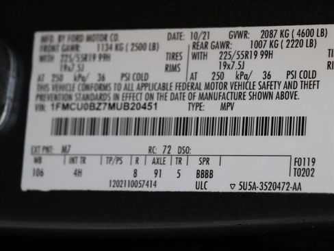 Used 2021 Ford Escape SE w/ SE Sport Appearance Package image 31