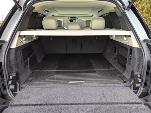 New 2025 Land Rover Range Rover SE image 16