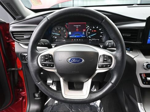 Used 2023 Ford Explorer XLT w/ Equipment Group 202A AWD/4WD image 26