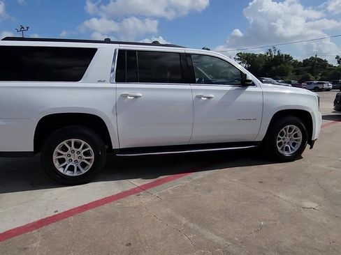 Used 2019 GMC Yukon XL SLT w/ Open Road Package AWD/4WD image 9
