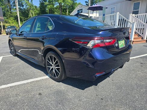 Used 2022 Toyota Camry SE FWD image 4