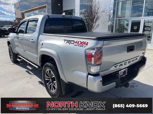 Used 2023 Toyota Tacoma TRD Sport w/ Technology Package image 16