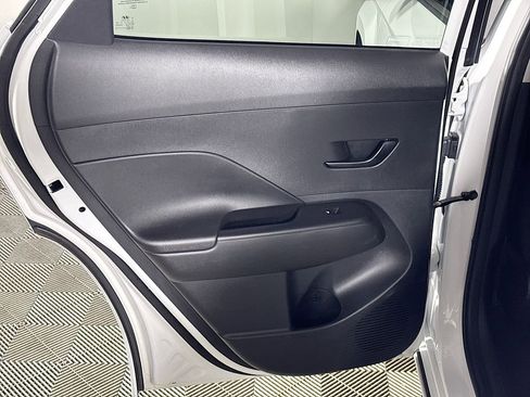 Used 2024 Hyundai Kona SEL FWD image 19