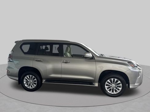 Used 2023 Lexus GX 460 Premium w/ Premium Package AWD/4WD image 11
