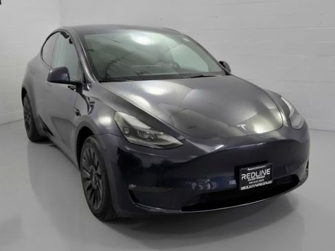 Used 2024 Tesla Model Y Long Range AWD/4WD image 4