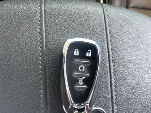 Used 2019 Chevrolet Traverse LT w/ LT Premium Package image 17