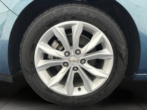 Used 2025 Chevrolet Malibu LT FWD image 4