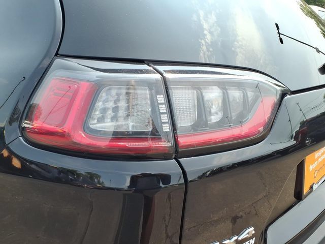 Certified 2021 Jeep Cherokee Limited w/ Elite Package AWD/4WD image 16