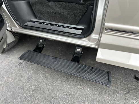 Used 2023 GMC Savana 2500 image 44