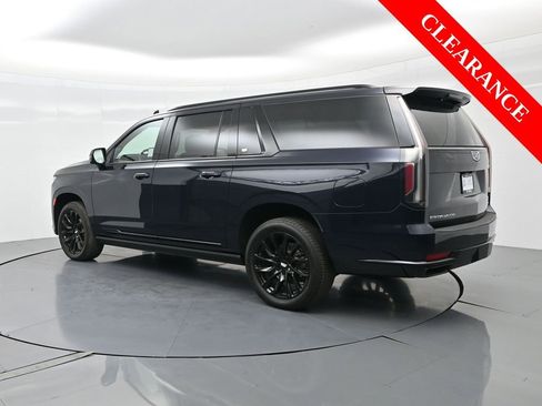 Used 2023 Cadillac Escalade ESV Sport Platinum w/ LPO, ONYX Package image 9