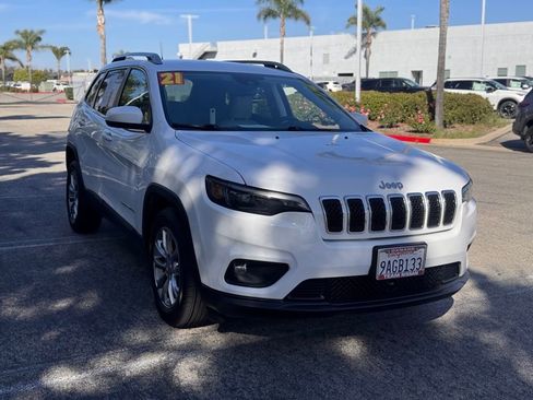 Used 2021 Jeep Cherokee Latitude Plus image 2