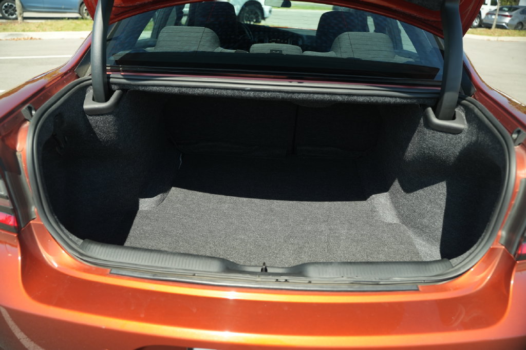 Used 2023 Dodge Charger SXT w/ Cold Weather Package RWD image 19