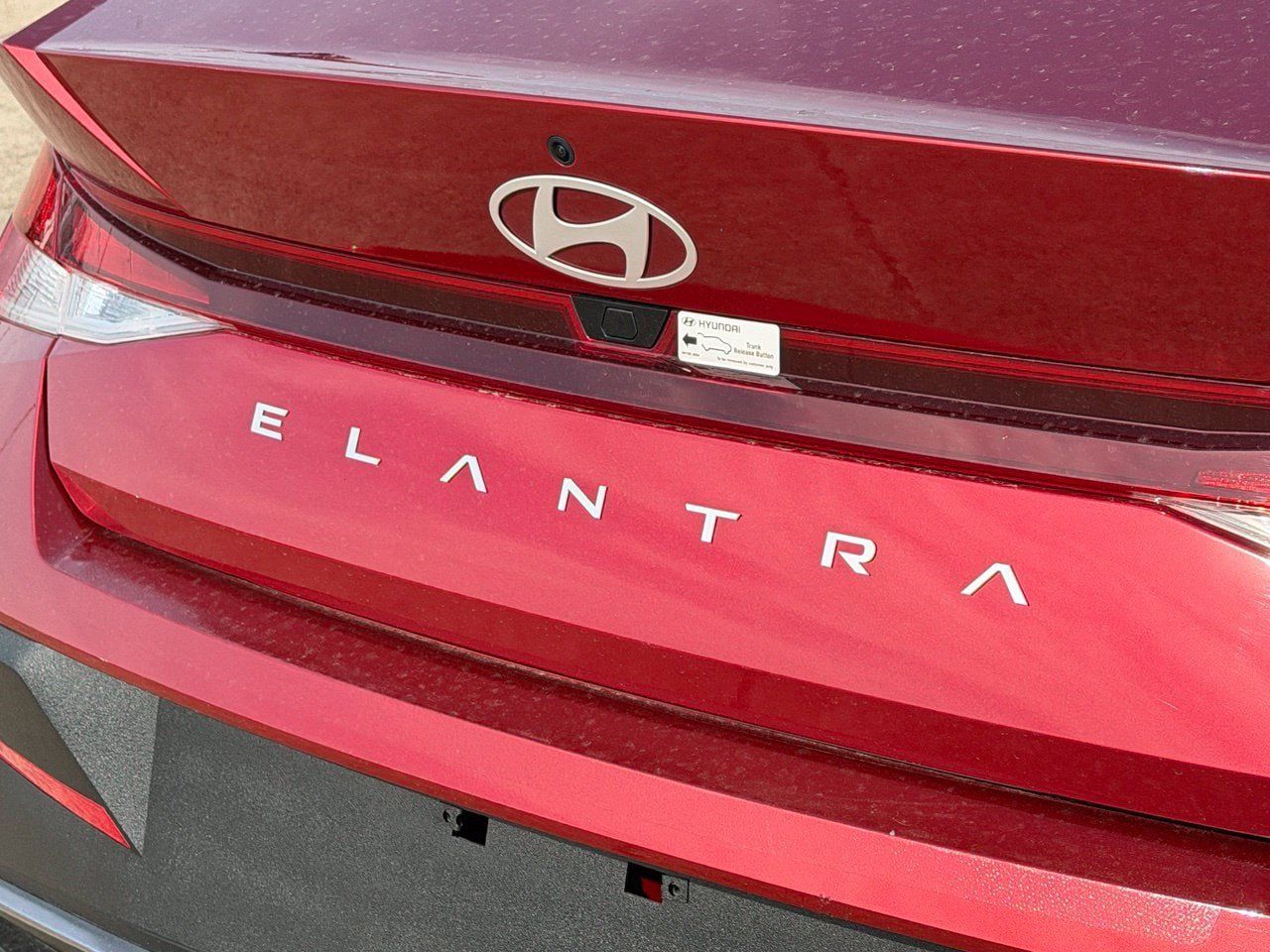 Used 2024 Hyundai Elantra SEL FWD image 8